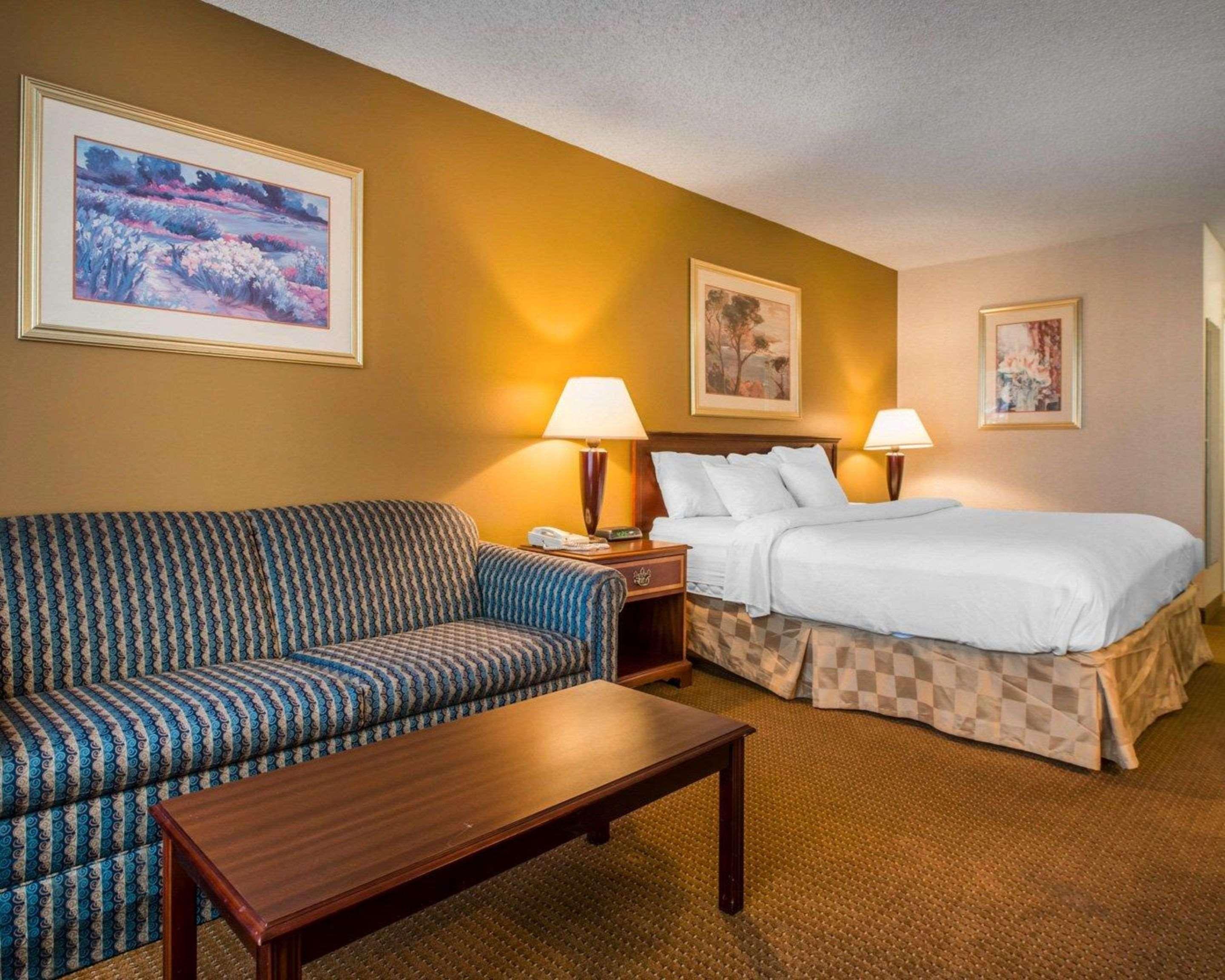 Clarion Inn And Events Center Pueblo North Luaran gambar