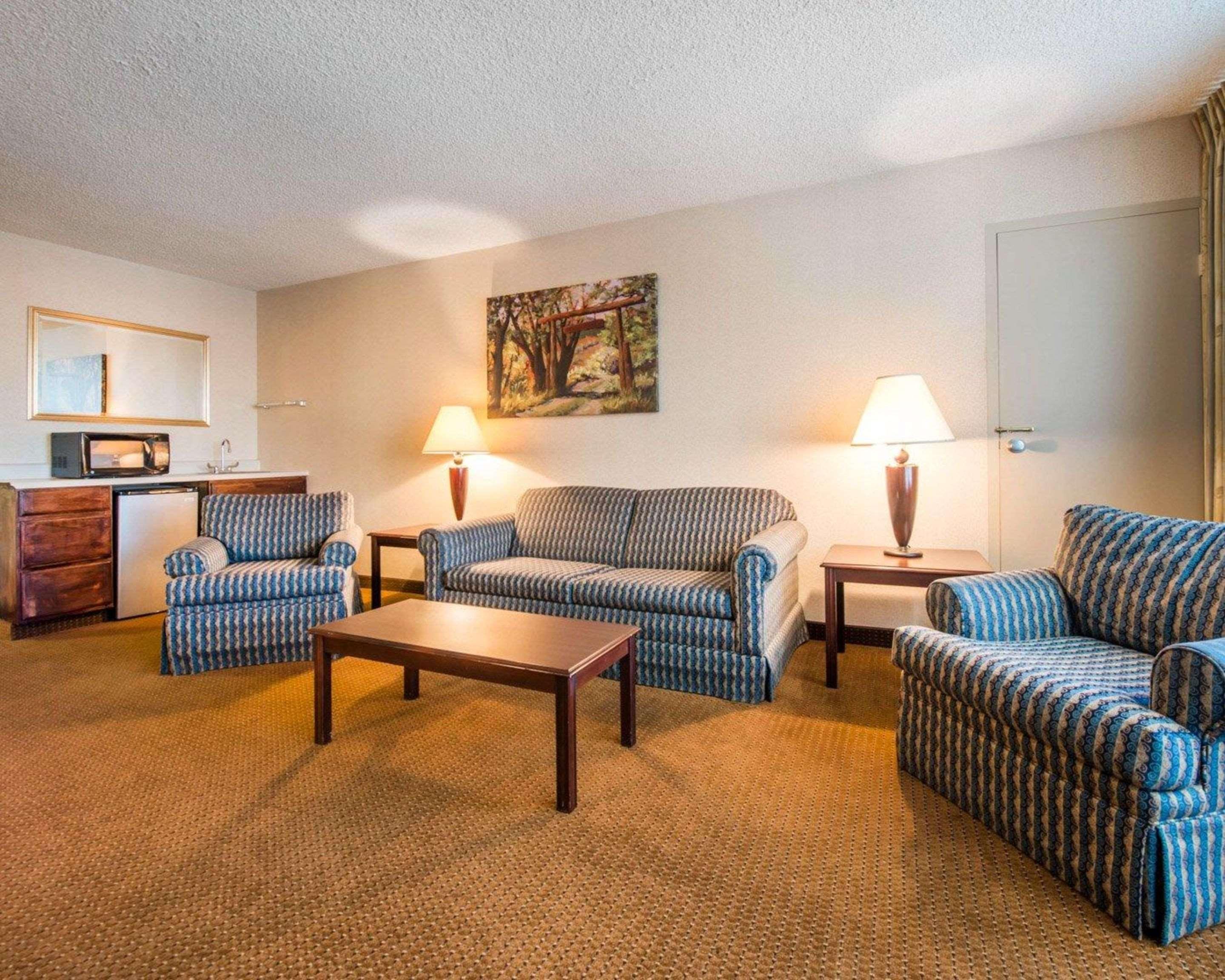 Clarion Inn And Events Center Pueblo North Luaran gambar