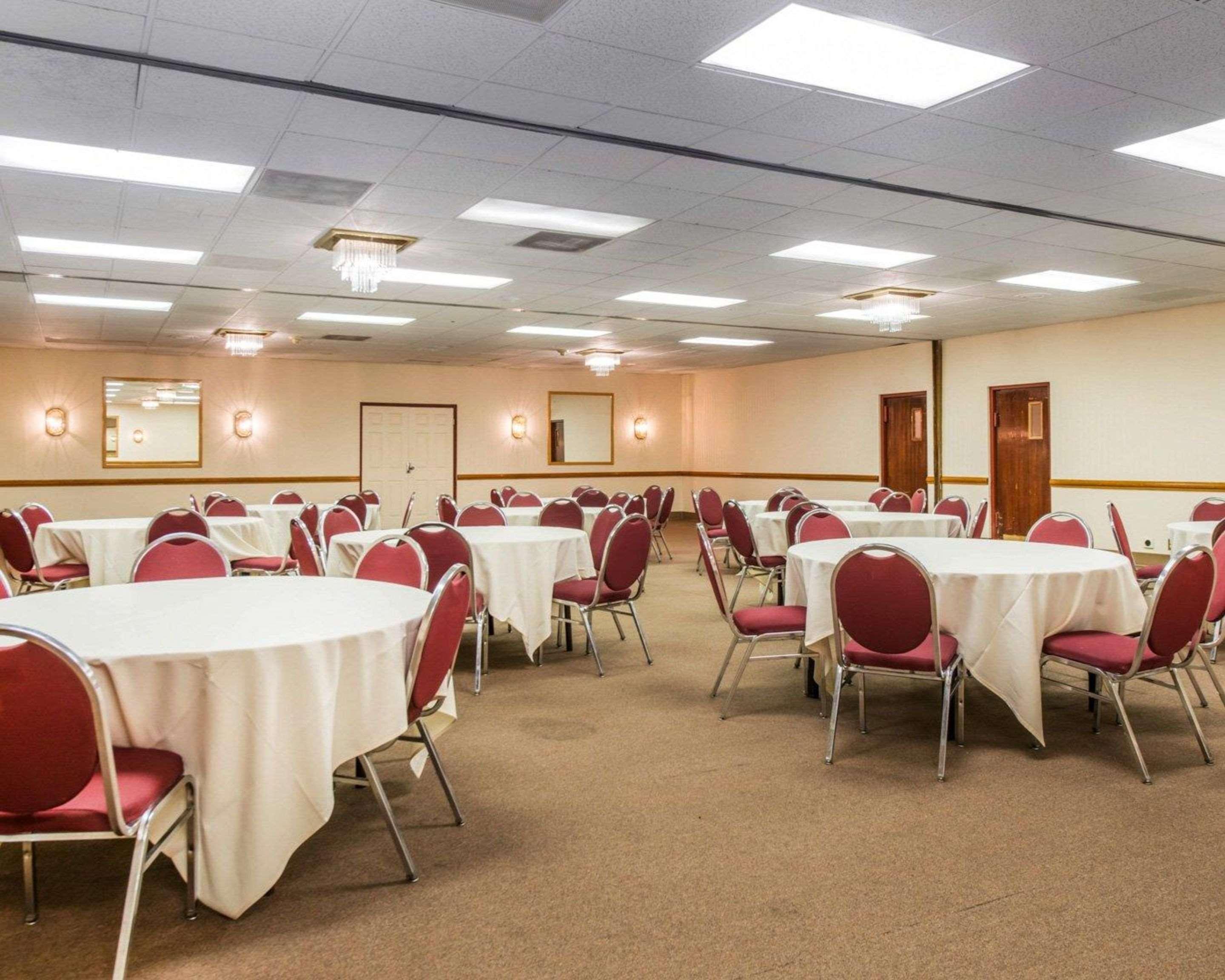 Clarion Inn And Events Center Pueblo North Luaran gambar