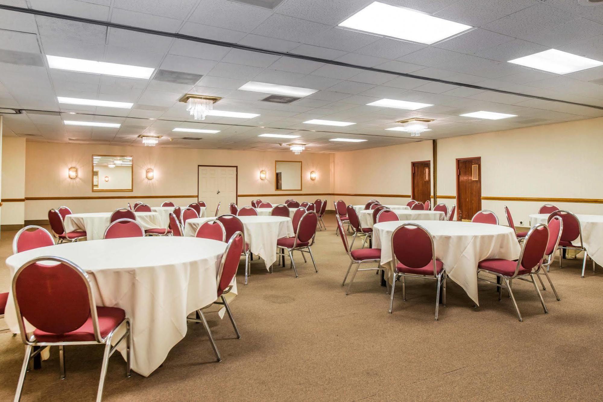 Clarion Inn And Events Center Pueblo North Luaran gambar